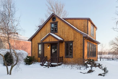 5250  Av. des Perron H7J1G6